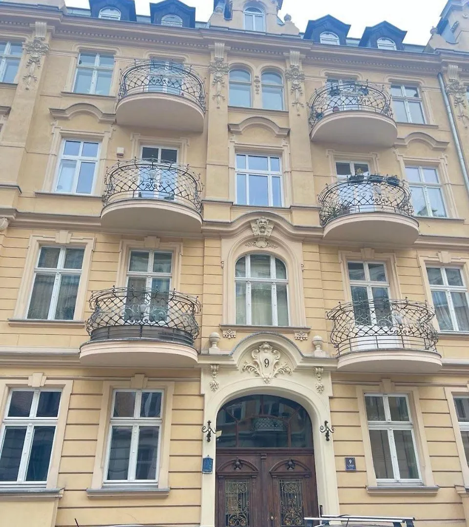 Nowoczesna Kawalerka W Zabytkowej Kamienicy W Centrum Miasta Poznan Apartment